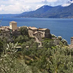 Anna Brenzone sul Garda